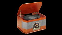 Vintage RMC82 turntable