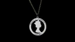 Queen Elizabeth Siver Necklace - Gold