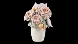 Engraved Floral-Detail Vase - White/Multicolor