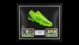Raphinha Signed Green Boot In Bubble Frame: Option 1