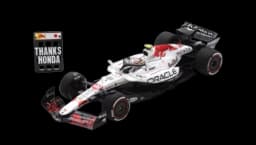 Red Bull Racing 2025 Japan GP Yuki Tsunoda 1:18 Model with Pitboard