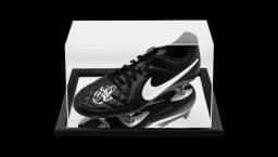 Ole Gunnar Solskjaer Signed Black & White Boot In Acrylic Case
