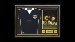 Kenny Dalglish Official World Cup Front Signed & Hero Framed Scotland Retro Shirt